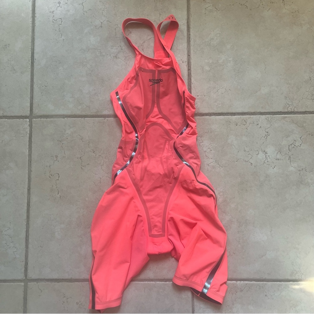 Neon Pink Speedo Kneeskin